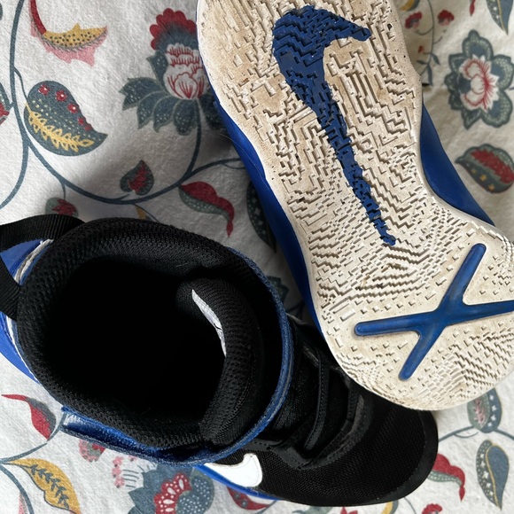 Nike Team Hustle youth sneakers - Picture 6 of 13